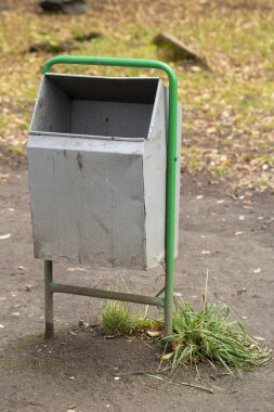 Beyaz arka plan üzerinde çöp