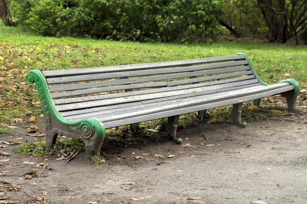 Banc sur fond blanc — Photo