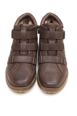 Beyaz arkaplanda ayakkabılar