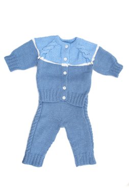 Beyaz arka plan üzerinde bebek giysileri