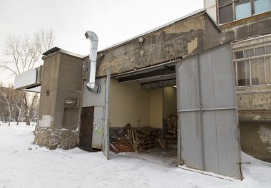 Beyaz arka plan üzerinde kapı