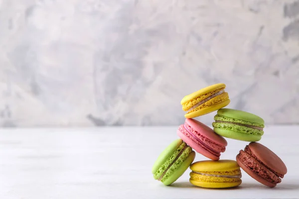 Macaroons Egy Fehér Háttér Stock Fotó