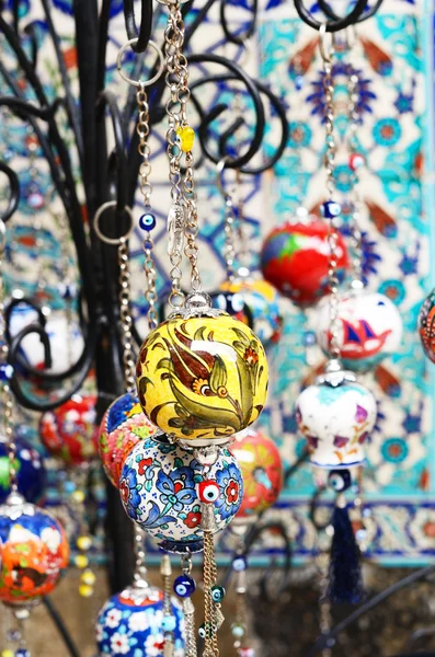 インテリアの装飾のためのカラフルなトルコ セラミック装飾ボール — ストック写真