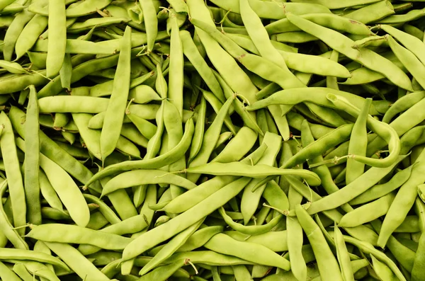 Gröna bönor på marknaden — Stockfoto