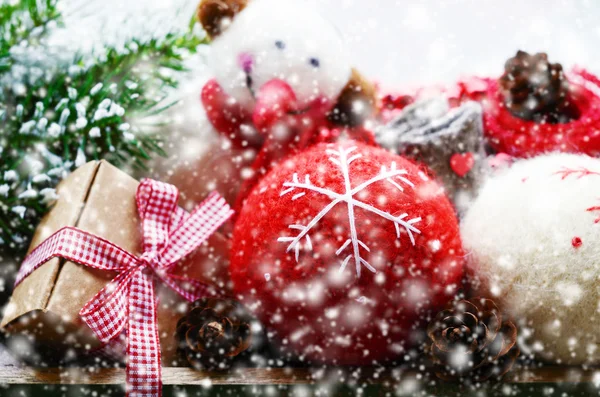 Christmas speelgoed in sneeuwvlokken Stockfoto