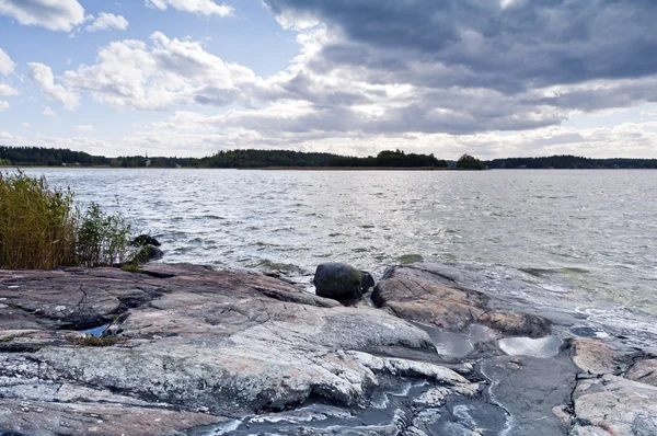 Steine, Meer und Himmel — Stockfoto