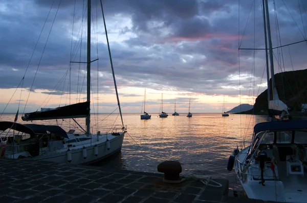 Sailing boats and sunset — Stock Photo, Image