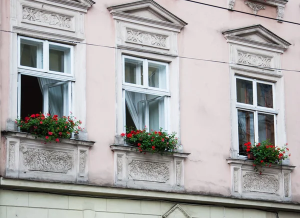 Balkon a květiny — Stock fotografie