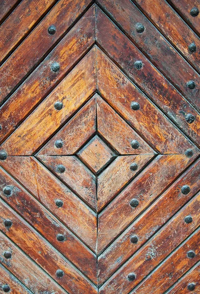 오래 된 나무로 되는 문 — 스톡 사진