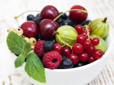 çeşitli taze çilek