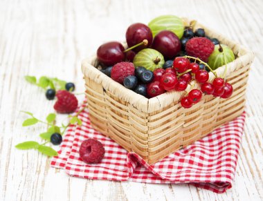 çeşitli taze çilek