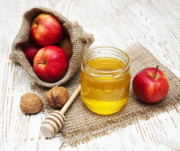 Fresh honey with  walnuts and apples — Stock Photo, Image