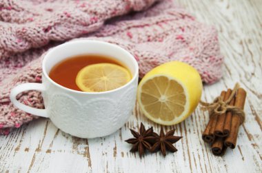 Fincan çay limon ve eşarp