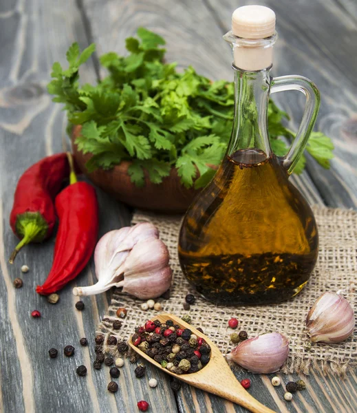 Olive oil and vegetables — Stock Photo, Image