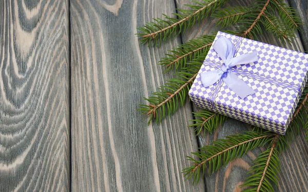 Árboles de Navidad con montón de cajas de regalo — Foto de Stock