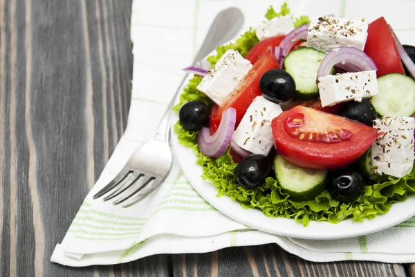 Färsk grekisk sallad — Stockfoto