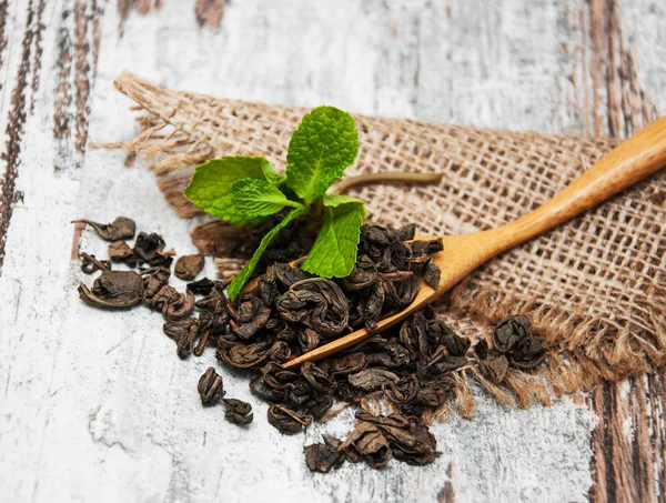 Té verde con hoja de menta — Foto de Stock