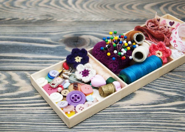 Filo e materiale per artigianato in scatola — Foto Stock