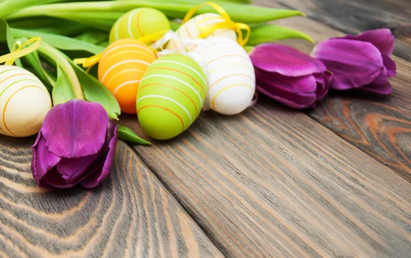 Tulips and easter eggs — Stock Photo, Image