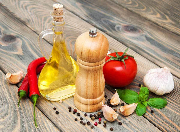 Olive oil,  basil, tomato and garlic — Stock Photo, Image