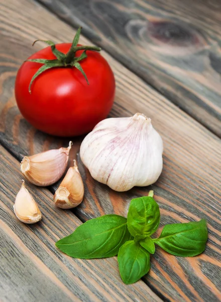 Basil, garlic and tomato — Stock Photo, Image