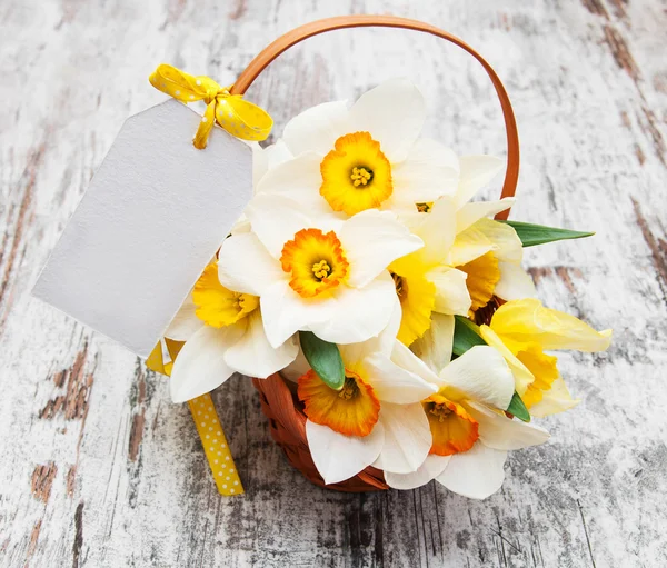 Daffodils in basket — Stock Photo, Image