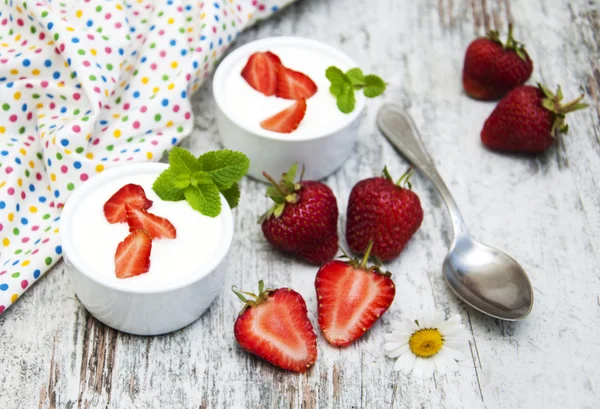 Yogur de fresa — Foto de Stock