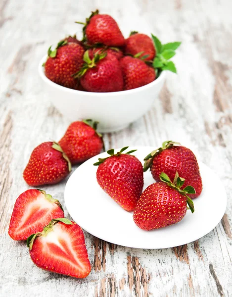 Cuenco con fresas — Foto de Stock