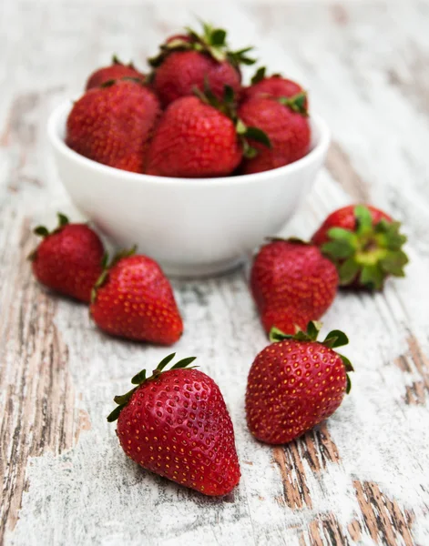 Cuenco con fresas — Foto de Stock