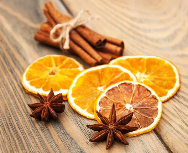 Especiarias e laranjas secas — Fotografia de Stock
