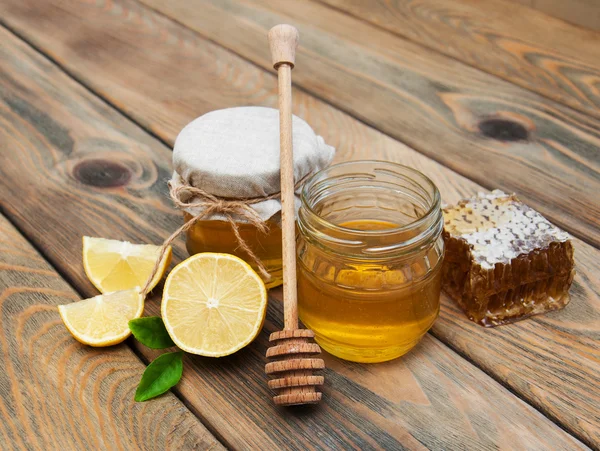 Honey and lemon — Stock Photo, Image