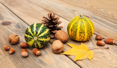 Kahve çekirdekli kahve fincanı