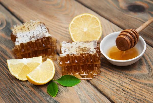 Honey and lemon — Stock Photo, Image