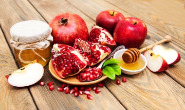 Nar ve elma ile tatlım