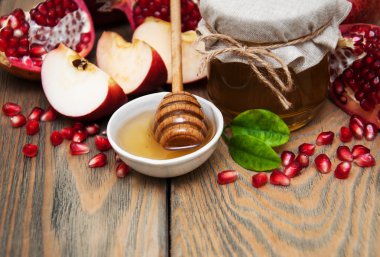 Nar ve elma ile tatlım