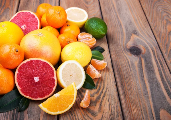 Fresh citrus fruits — Stock Photo, Image