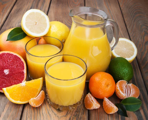 Vers sap van citrusvruchten — Stockfoto