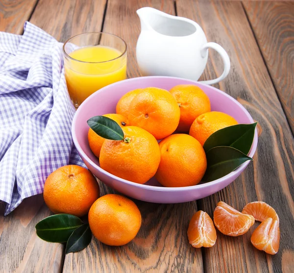 新鮮な柑橘類のジュース、みかん — ストック写真