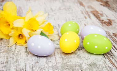 Paskalya yumurtaları ve Nergis
