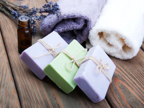 Handmade lavender soap and oil — Stock Photo, Image