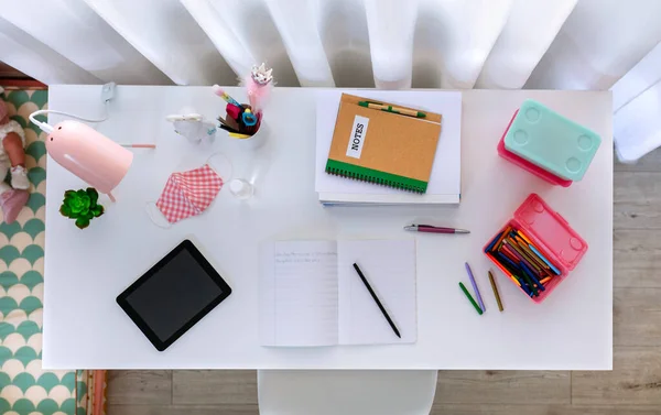 Top view of white desk in girls bedroom — Stock Photo, Image