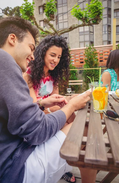 Young couple having fun in a summer day — Stock Photo, Image