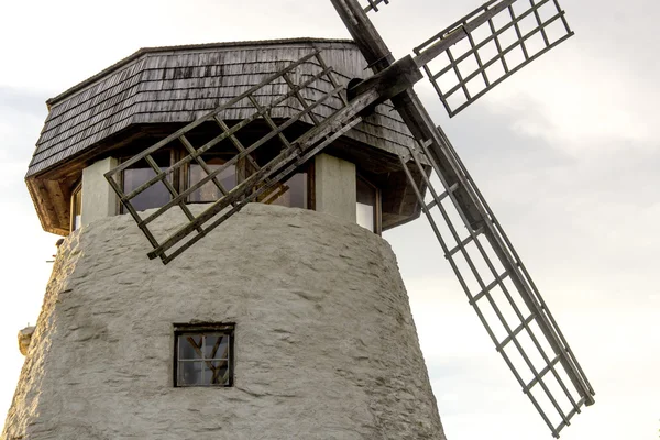 Gamla historiska väderkvarnen i Dagö, Estland — Stockfoto