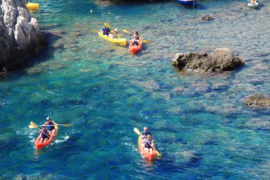 turist tekneleri yönü ve Dubrovnik'in eski Limanı