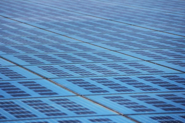 Paneles de pilas de energía solar en Zadar, Croacia —  Fotos de Stock