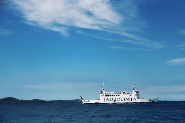 Large ship Jadrolinija enjoying Adriatic sea shore landscape views — Stock Photo, Image