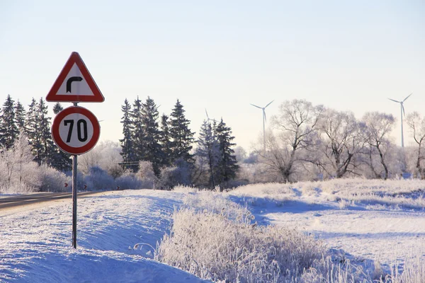 Speed limit traffic sign right bend — Stock Photo, Image