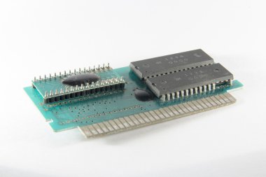 8 bit retro oyun konsolu elektronik çip ile transistör