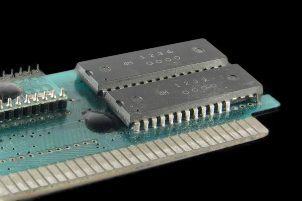 Chip electrónico de consola de juegos retro de 8 bits con transistores — Foto de Stock
