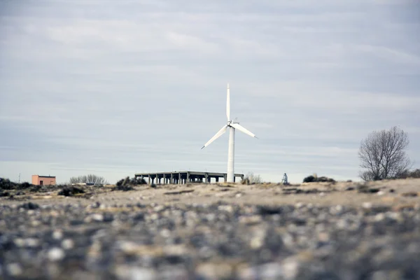 Альтернативный энергетический ландшафт ветряных турбин — стоковое фото